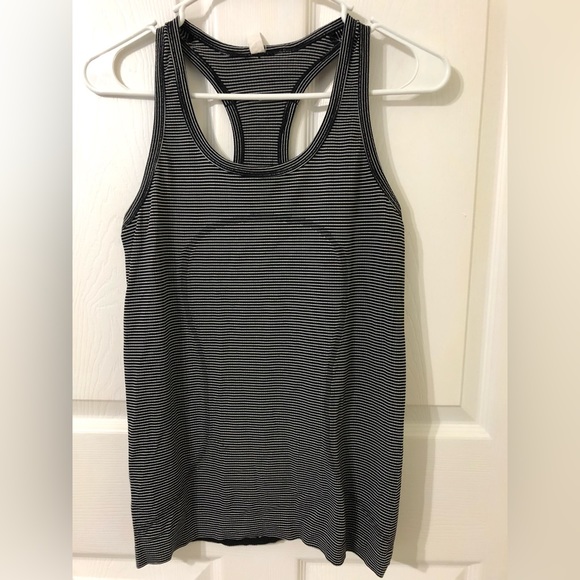 Lululemon swiftly tech black and white stripe tank - Picture 3 of 7